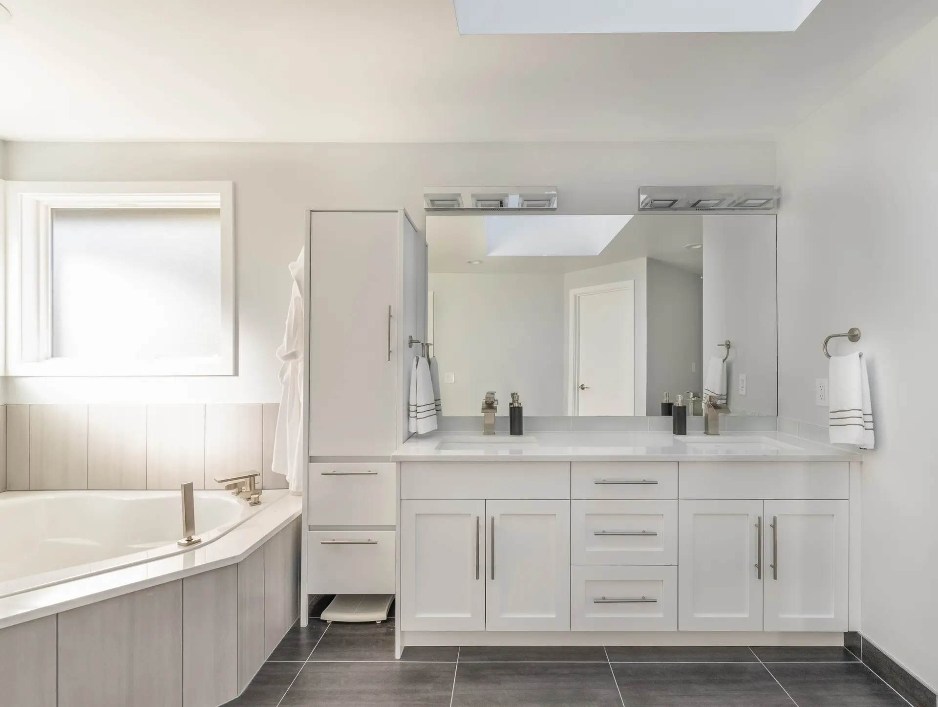 Custom bathroom vanity